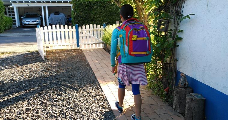 Weg zu Schule