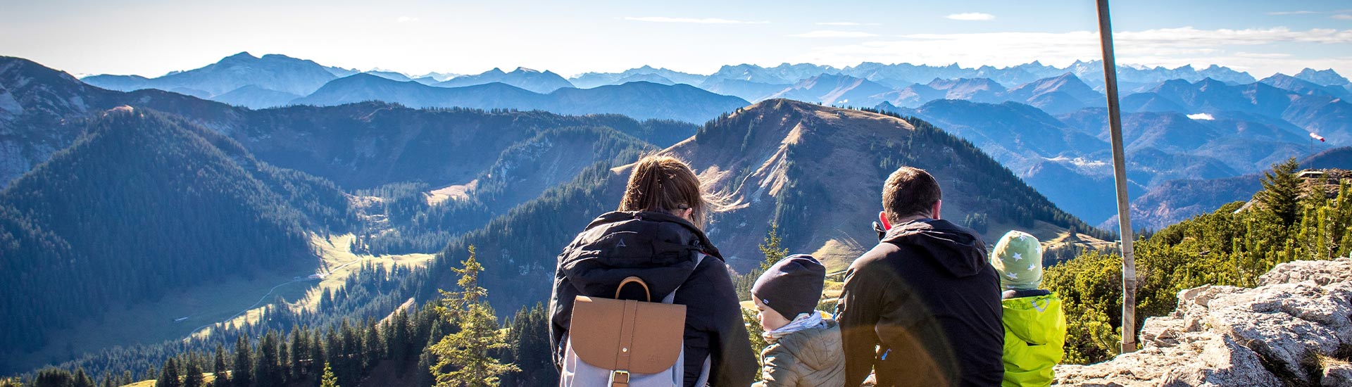 Familie im Gebirge