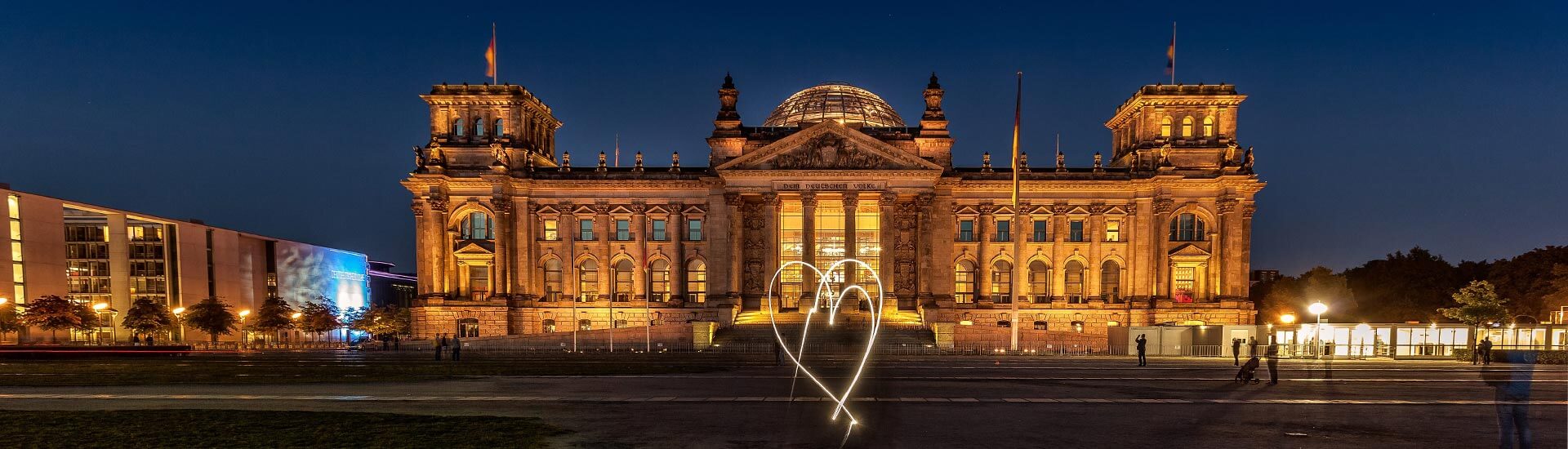 Reichstag Berlin bei Nacht